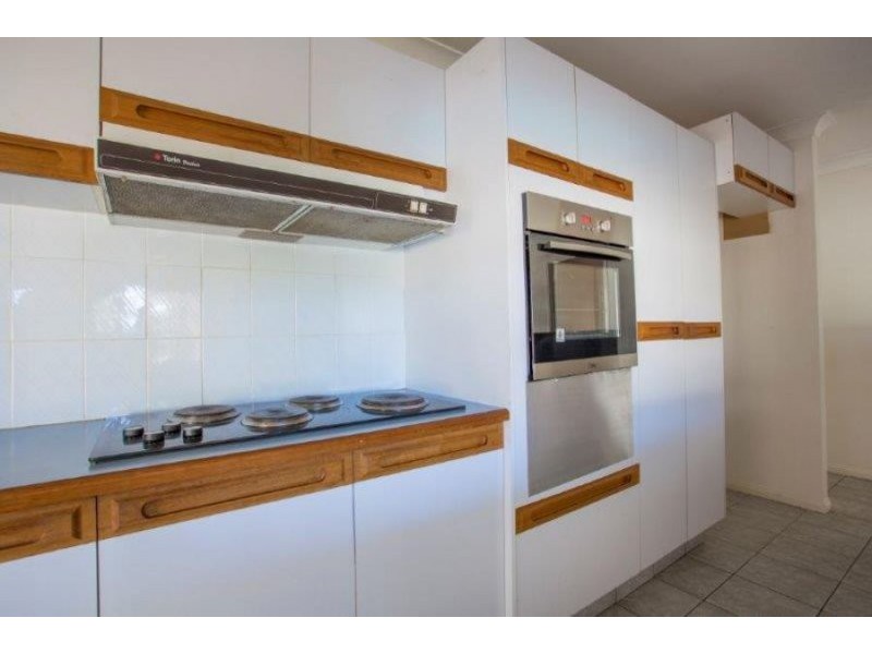 56 Lakefield Crescent, Paradise Point QLD 4216