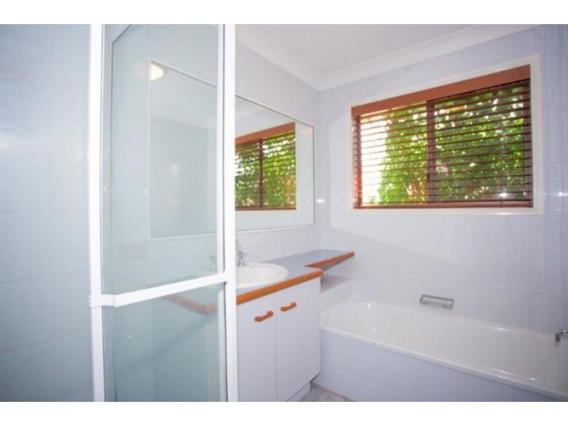 56 Lakefield Crescent, Paradise Point QLD 4216