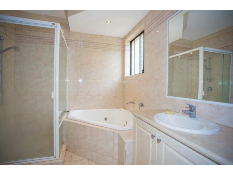 Highland Park QLD 4211