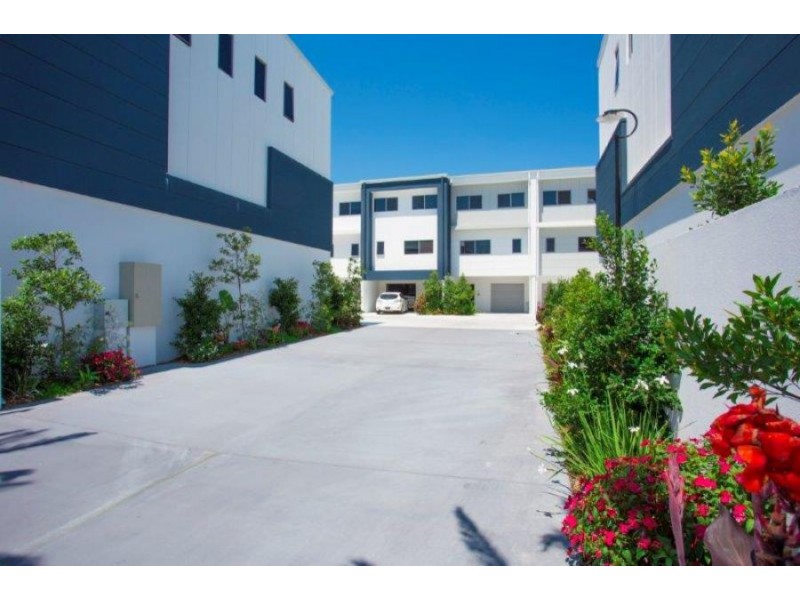 88 Broadwater Ave, Hope Island QLD 4212