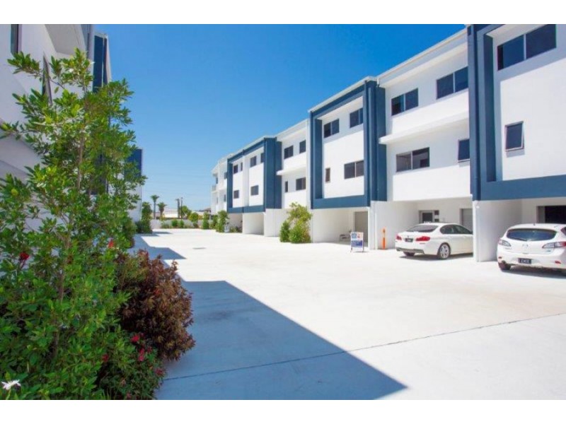 88 Broadwater Ave, Hope Island QLD 4212