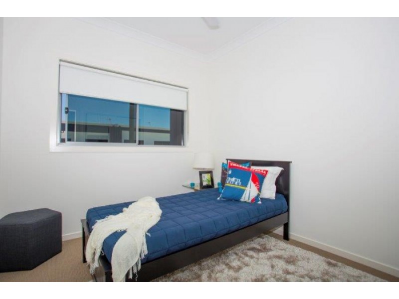 88 Broadwater Ave, Hope Island QLD 4212