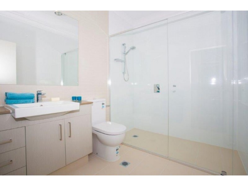 88 Broadwater Ave, Hope Island QLD 4212