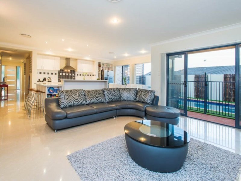 26 Cossington Circuit, Maudsland QLD 4210