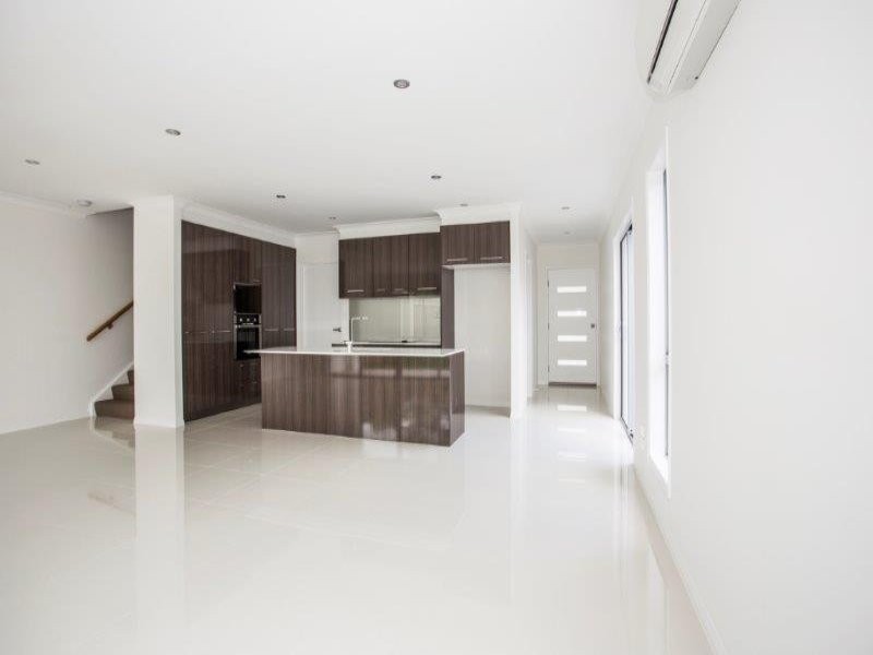 18 Carmen Court, Oxenford QLD 4210