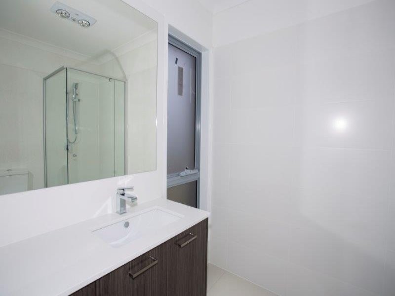 18 Carmen Court, Oxenford QLD 4210