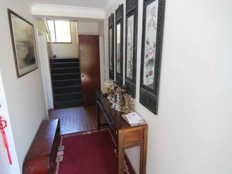 4 Blake Street, Southport QLD 4215