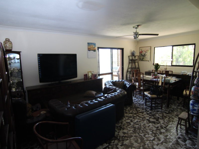 4 Blake Street, Southport QLD 4215