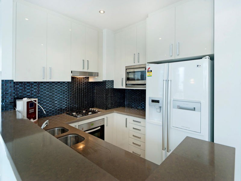 801/4 Como Crescent, Southport QLD 4215