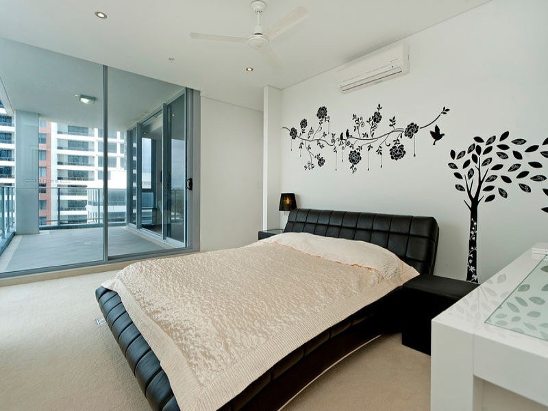 801/4 Como Crescent, Southport QLD 4215