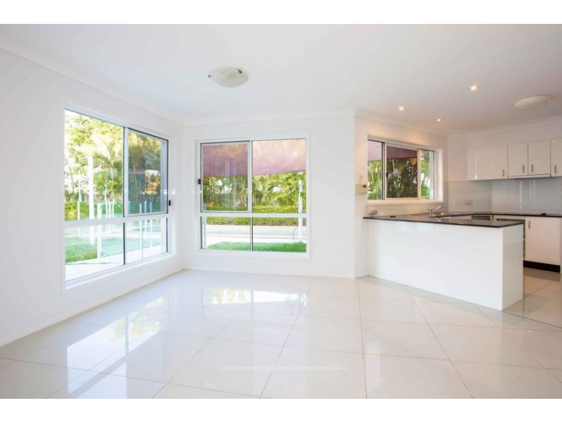 22 Parkwater Point, Helensvale QLD 4212