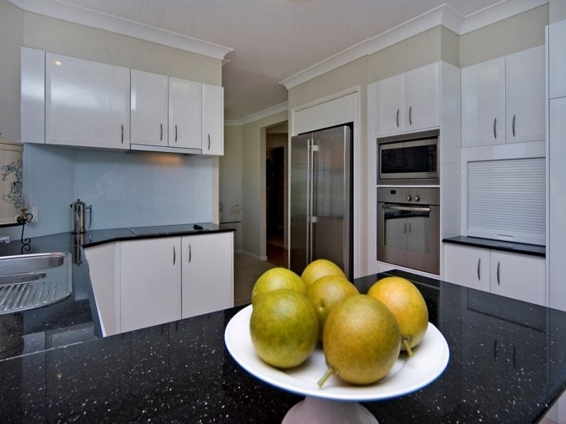 22 Parkwater Point, Helensvale QLD 4212