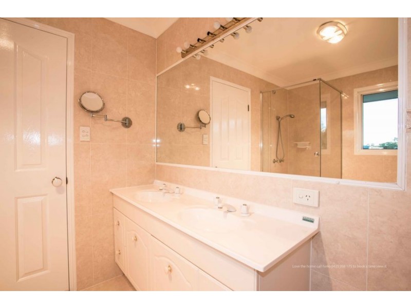 22 Parkwater Point, Helensvale QLD 4212