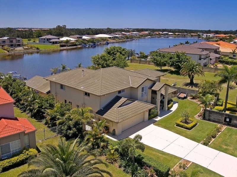 22 Parkwater Point, Helensvale QLD 4212