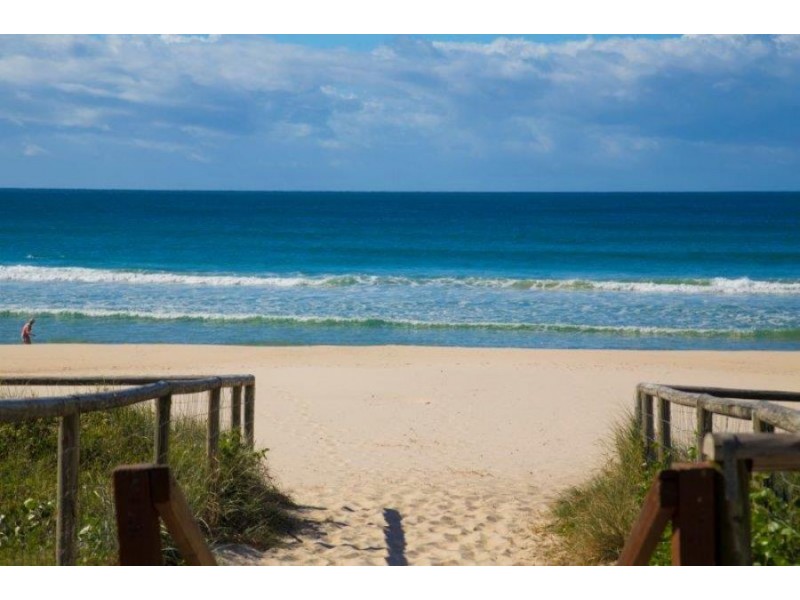 12 Sapphire Place, Elanora QLD 4221