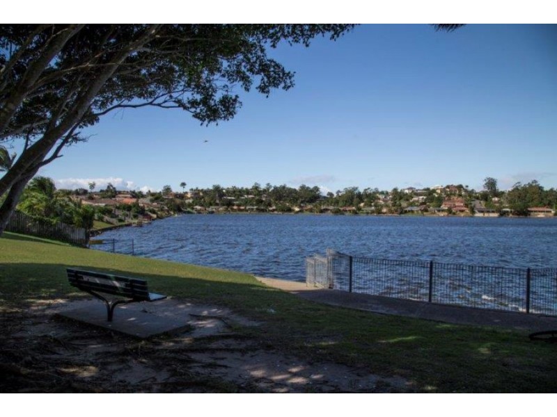 12 Sapphire Place, Elanora QLD 4221