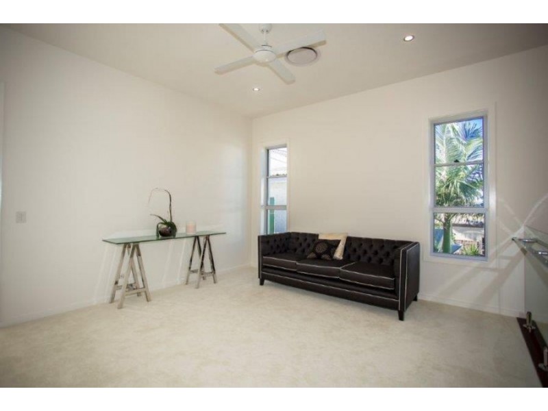 14A Garden Grove, Carrara QLD 4211