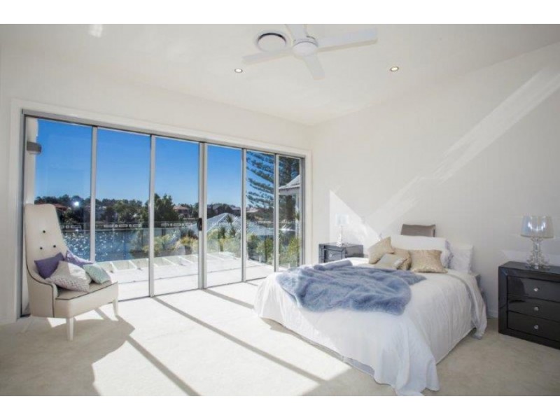 14A Garden Grove, Carrara QLD 4211