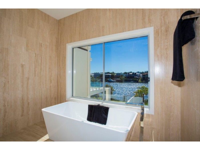 14A Garden Grove, Carrara QLD 4211