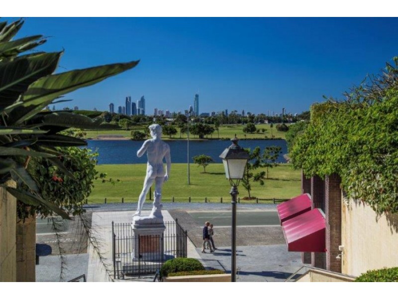 14A Garden Grove, Carrara QLD 4211