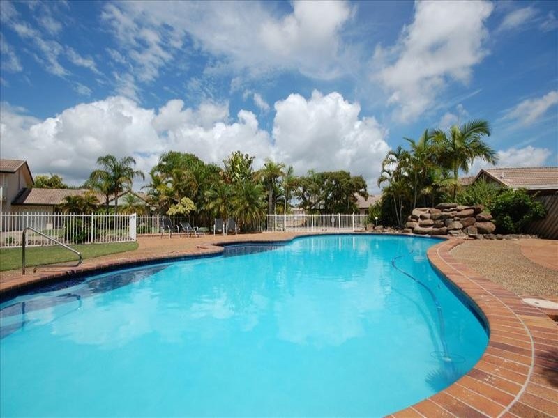 32/30 St Kevins Avenue, Benowa QLD 4217