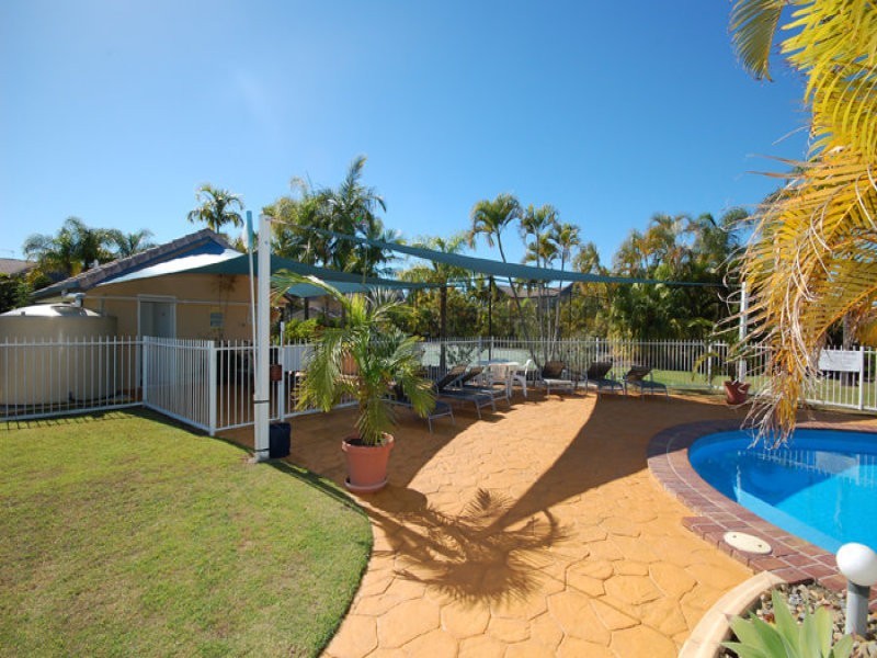 32/30 St Kevins Avenue, Benowa QLD 4217