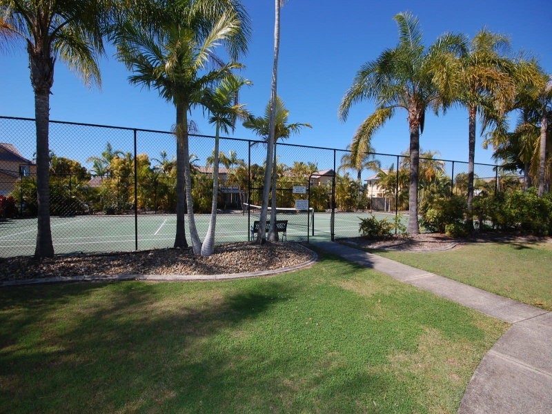 32/30 St Kevins Avenue, Benowa QLD 4217