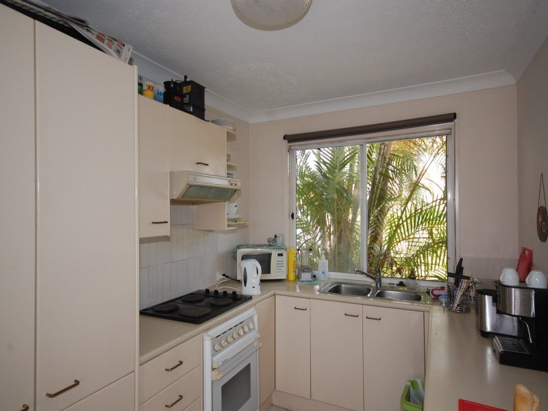 32/30 St Kevins Avenue, Benowa QLD 4217