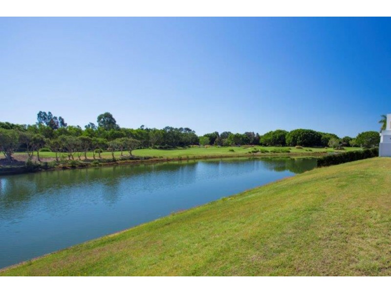 52 Fairway Boulevard, Hope Island QLD 4212