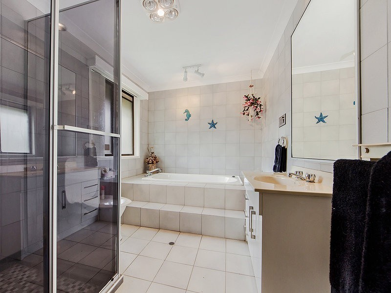 13 Bairnsdale Court, Helensvale QLD 4212