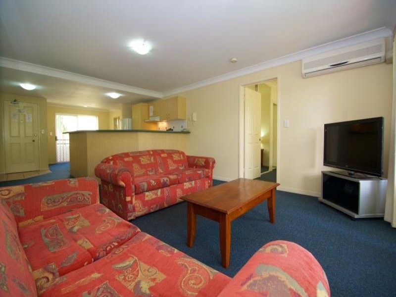 69/148-156 Marine Parade, Southport QLD 4215