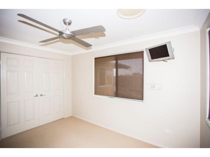105 Pebble Beach Drive, Runaway Bay QLD 4216