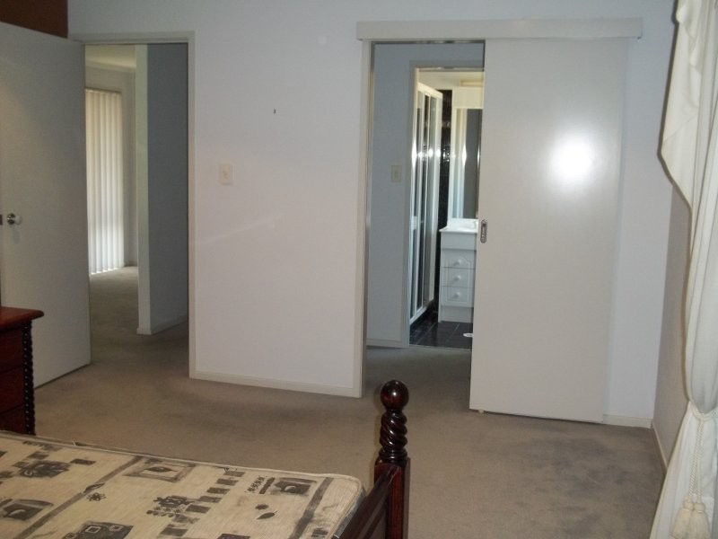 42 Wintergreen Drive, Parkwood QLD 4214