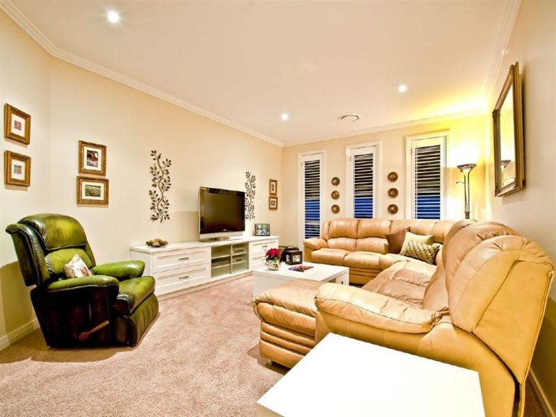 5065 Emerald Island Drive, Carrara QLD 4211
