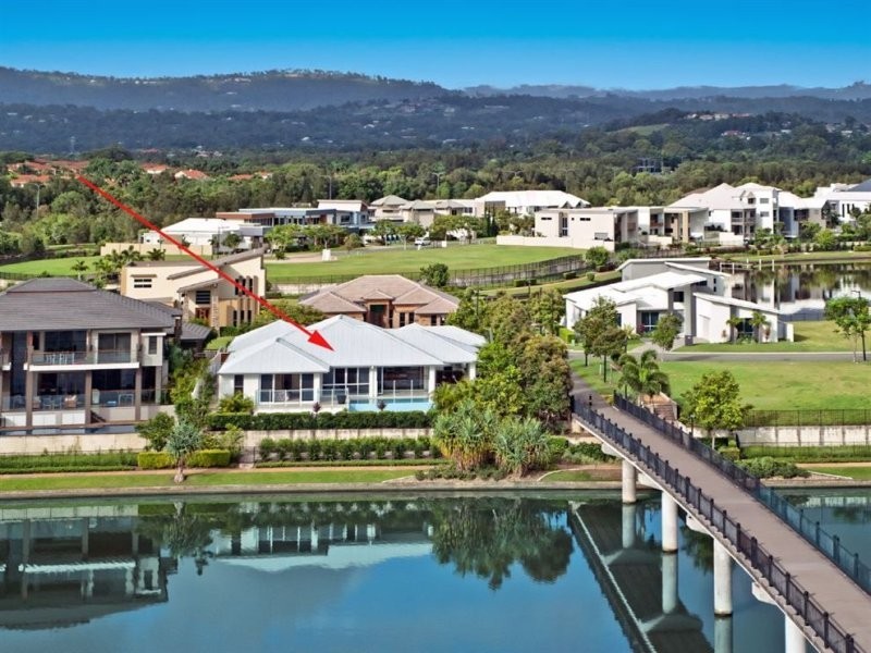 5065 Emerald Island Drive, Carrara QLD 4211