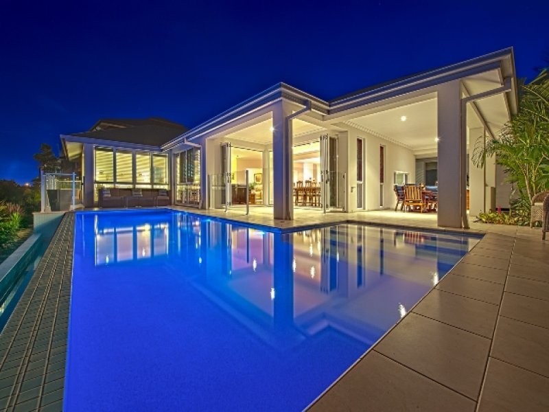 5065 Emerald Island Drive, Carrara QLD 4211