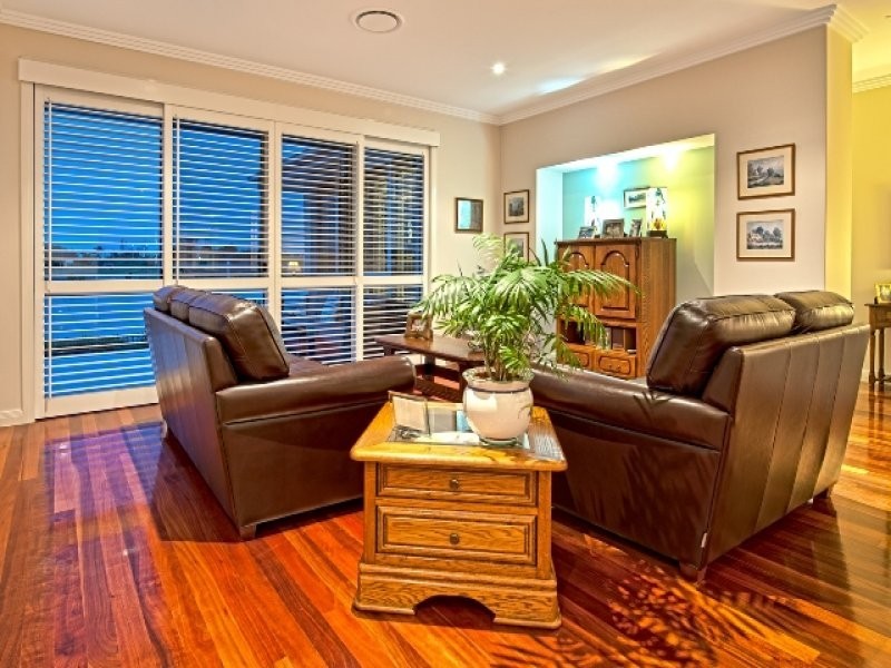 5065 Emerald Island Drive, Carrara QLD 4211