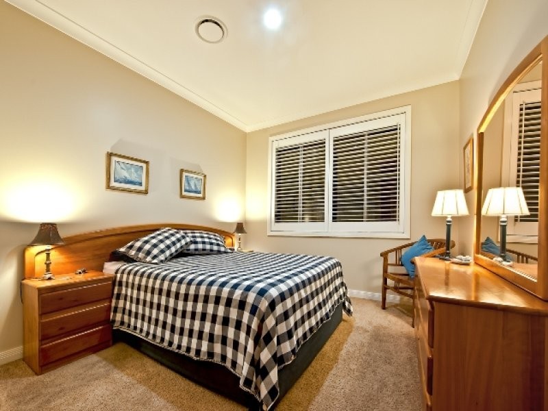 5065 Emerald Island Drive, Carrara QLD 4211