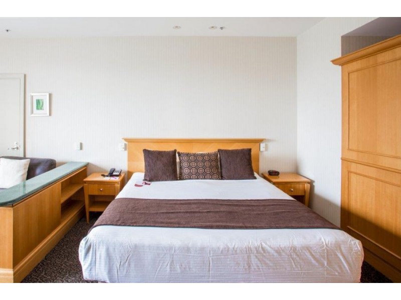 319.320/2801 Gold Coast Hwy, Surfers Paradise QLD 4217