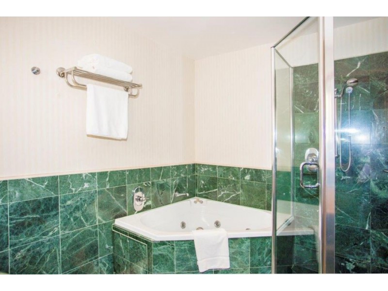 319.320/2801 Gold Coast Hwy, Surfers Paradise QLD 4217