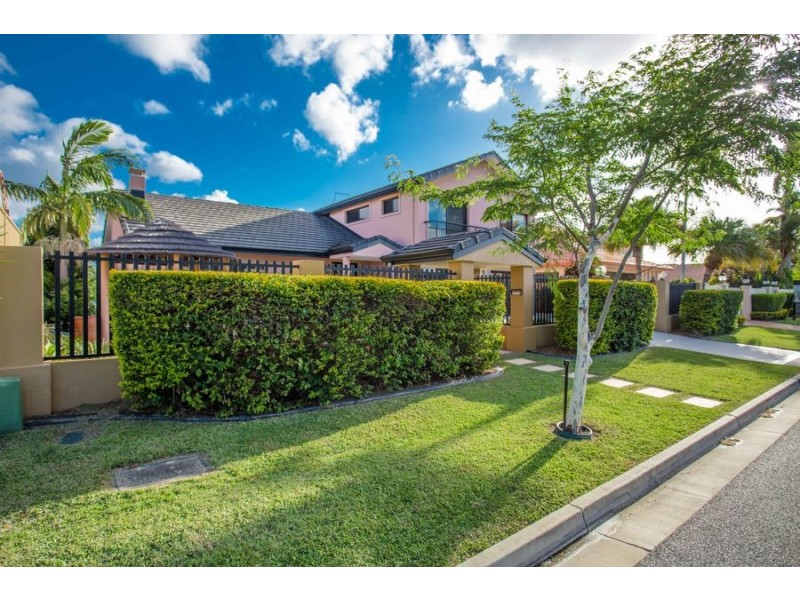 17 Donegal Crescent, Sorrento QLD 4217