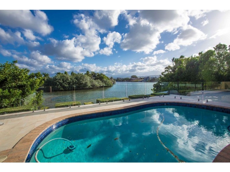 17 Donegal Crescent, Sorrento QLD 4217