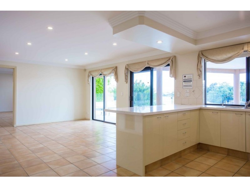 17 Donegal Crescent, Sorrento QLD 4217