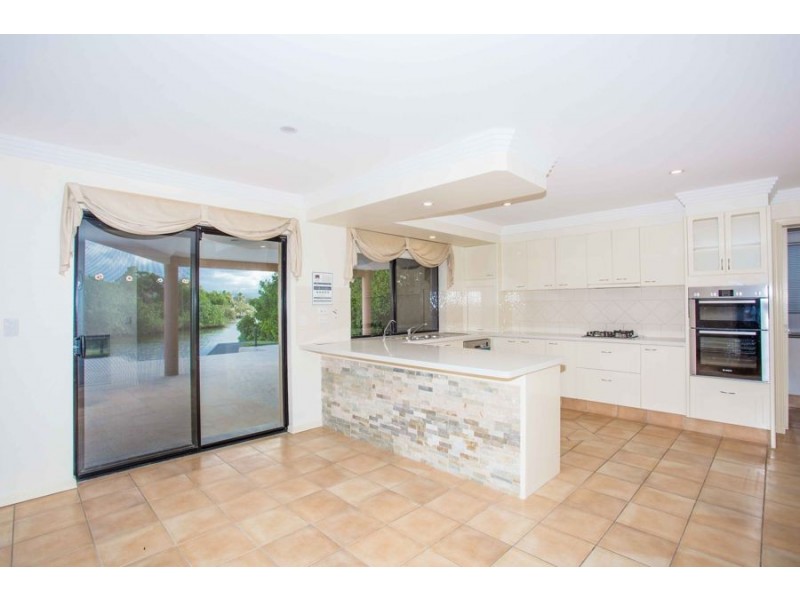 17 Donegal Crescent, Sorrento QLD 4217