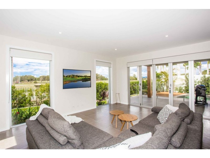 7842 Pavilion Place, Hope Island QLD 4212