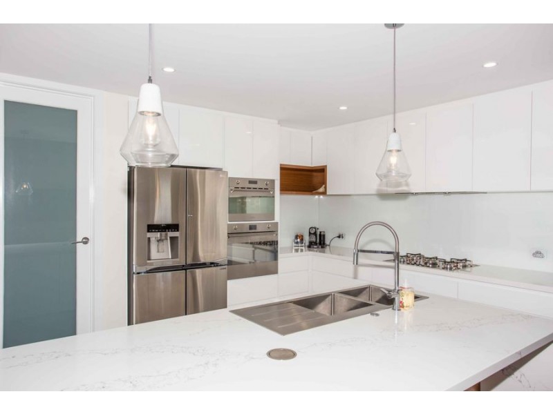 7842 Pavilion Place, Hope Island QLD 4212