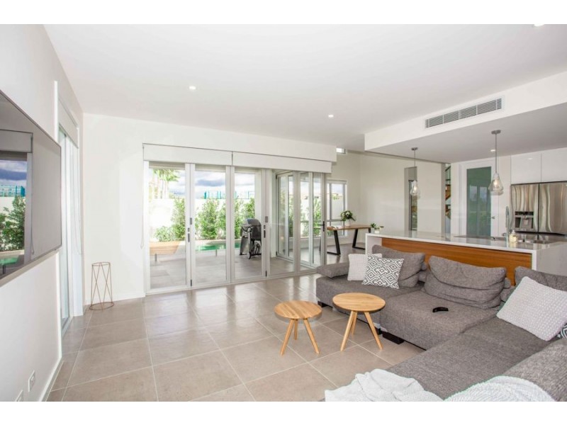 7842 Pavilion Place, Hope Island QLD 4212