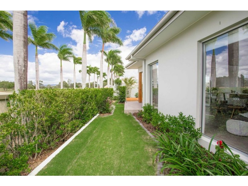 7842 Pavilion Place, Hope Island QLD 4212