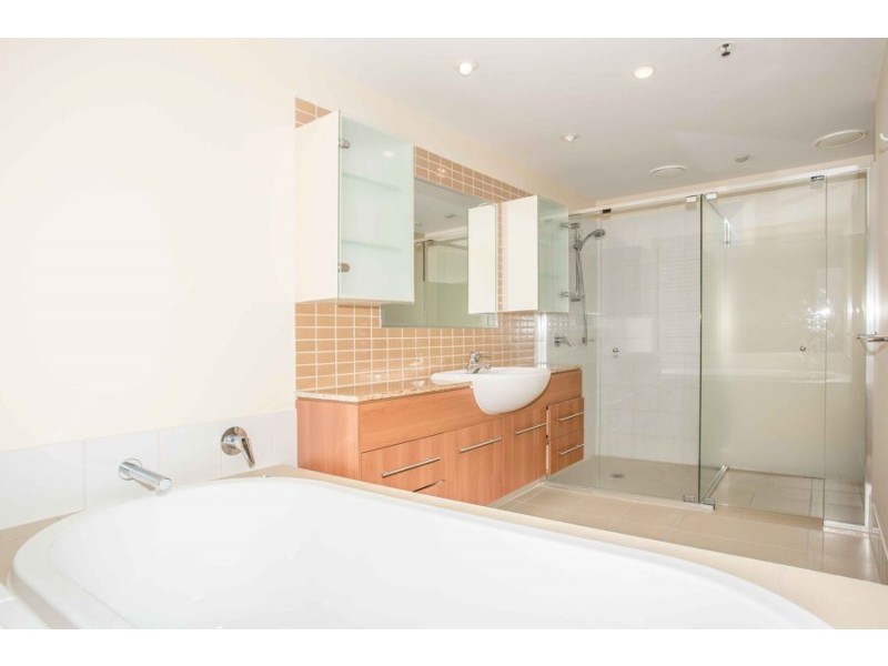 292/105 Scarborough Street, Southport QLD 4215