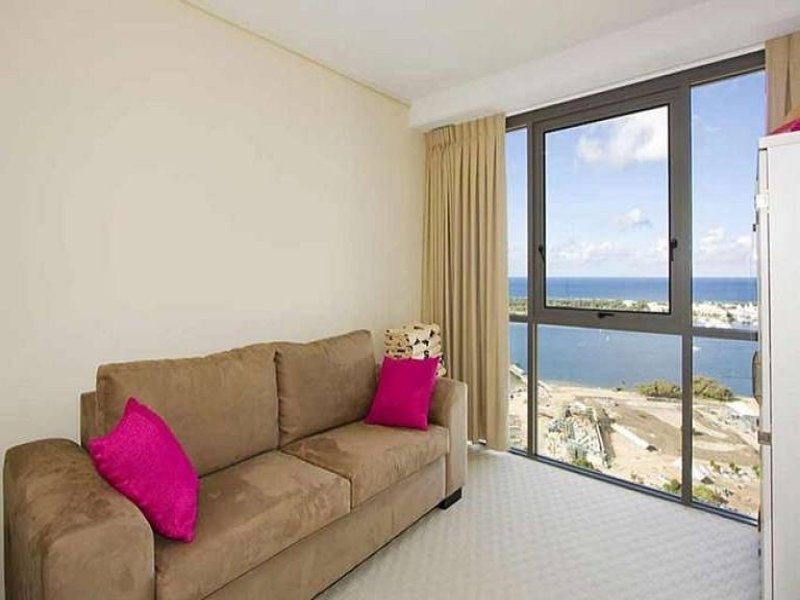 292/105 Scarborough Street, Southport QLD 4215